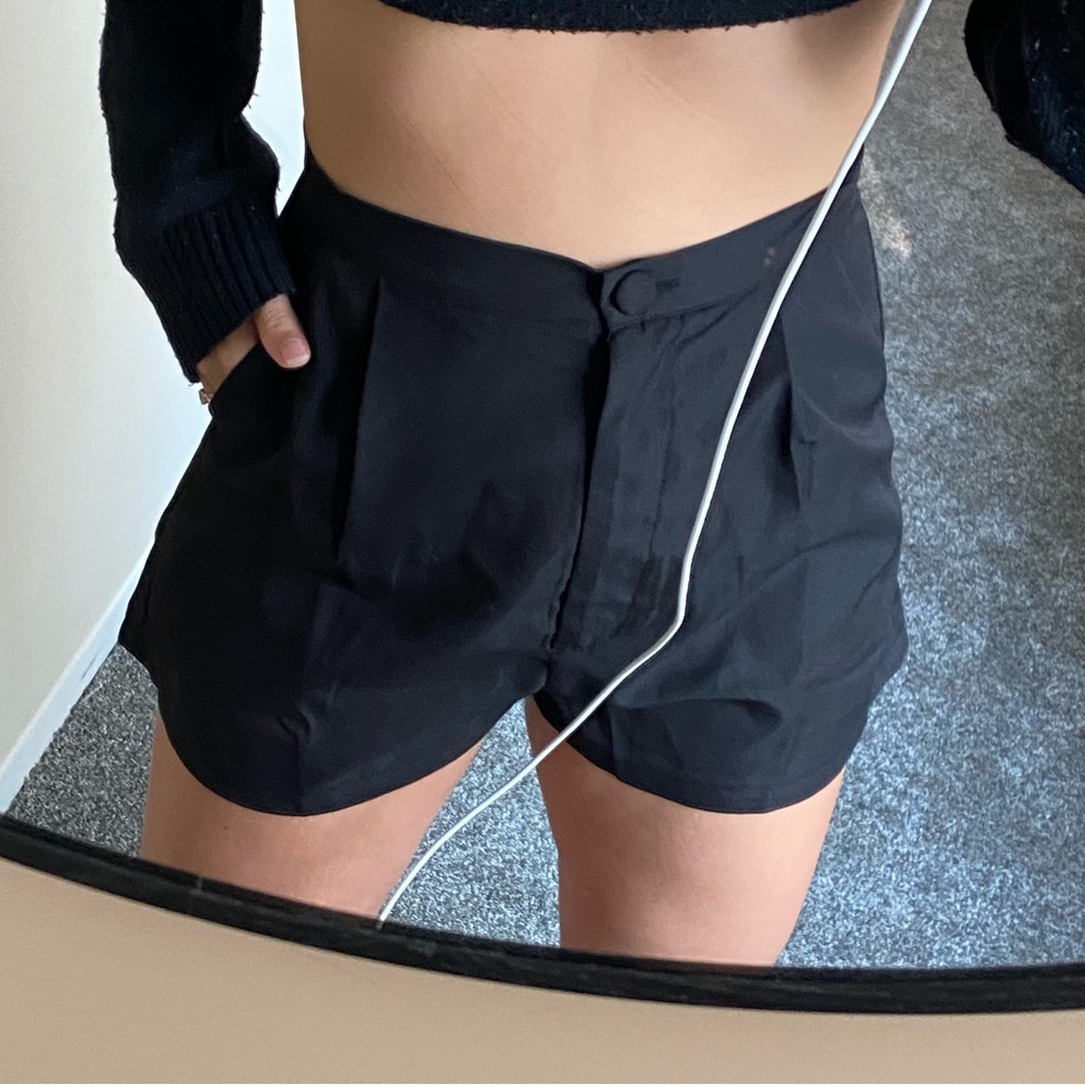 Lightweight shorts